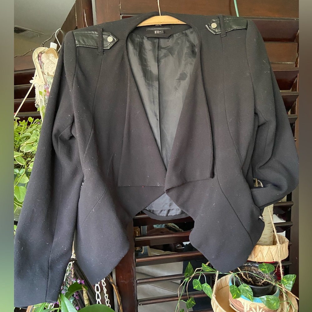 H&M Lined Blazer Suit Lapel Jacket with pockets & faux leather snap & pockets